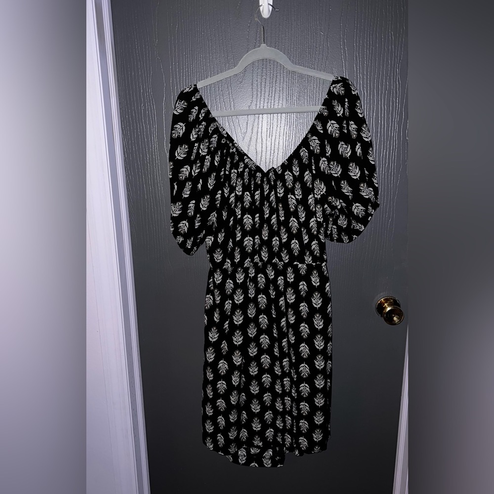 Puff-Sleeve Tie-Back Cut-Out Mini
Swing Dress for Women